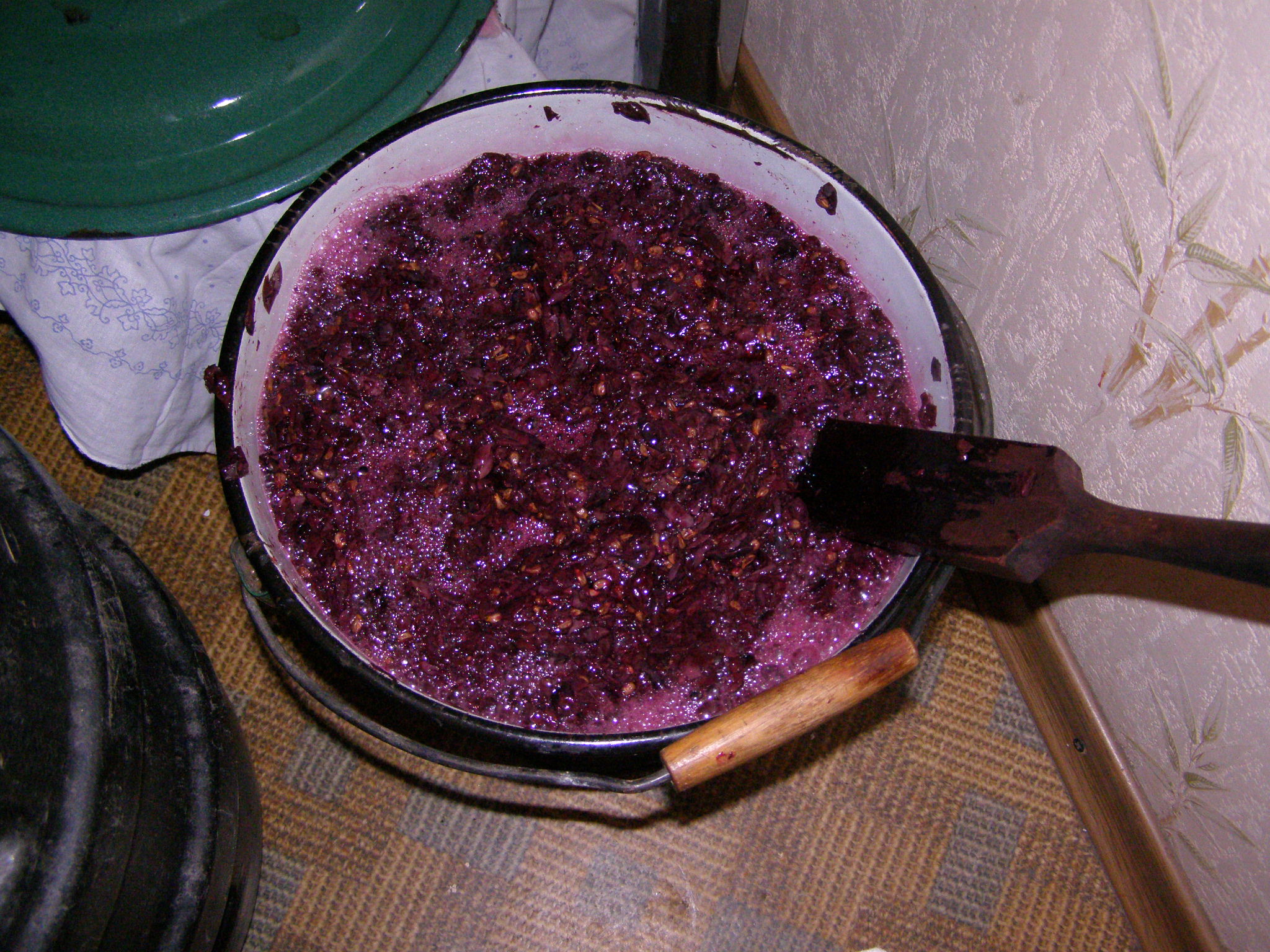 Вино виноградное в домашних условиях — простой рецепт, как сделать домашнее виноградное вино фото